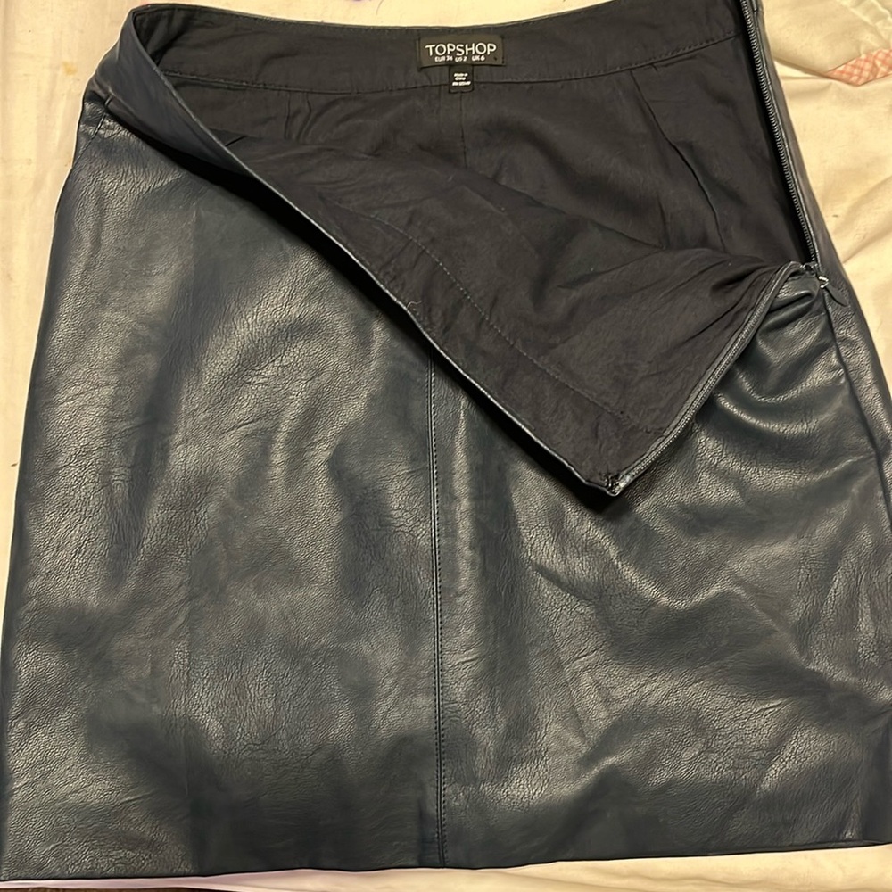 Top shop leather, navy blue mini skirt size 2 pocket zipper up side